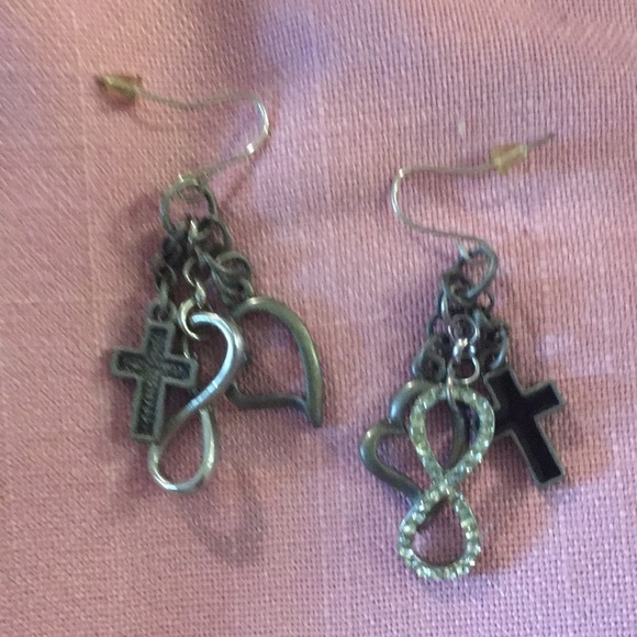 Boho style Dangle Earrings (Z) - Picture 1 of 4